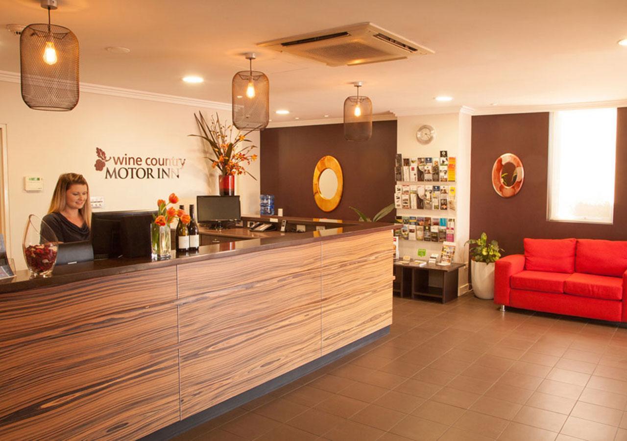 Wine Country Motor Inn Сесснок Экстерьер фото