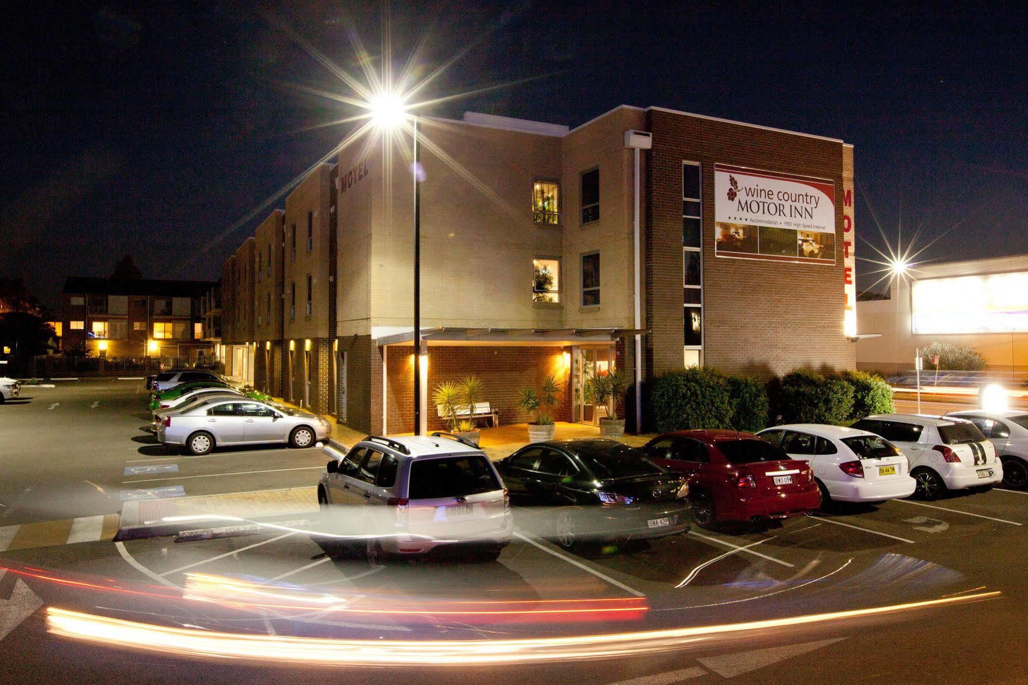 Wine Country Motor Inn Сесснок Экстерьер фото