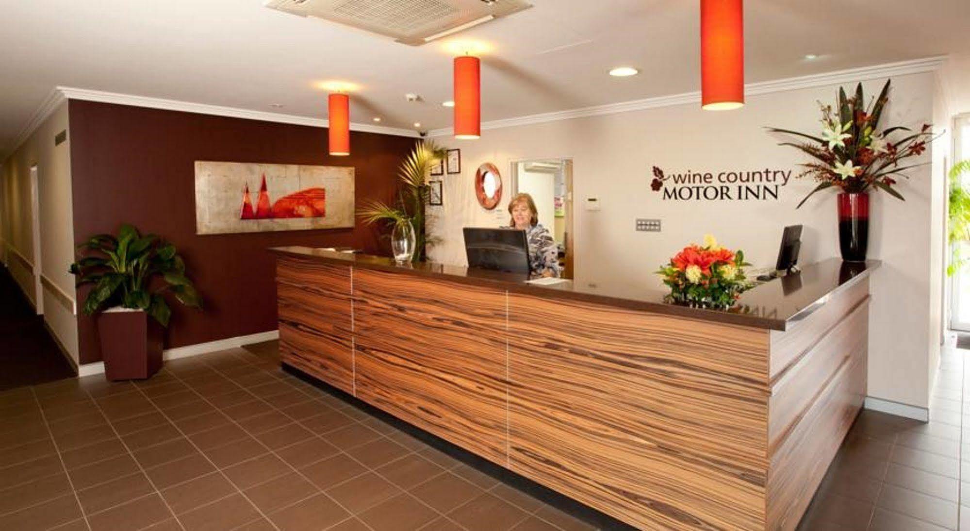 Wine Country Motor Inn Сесснок Экстерьер фото